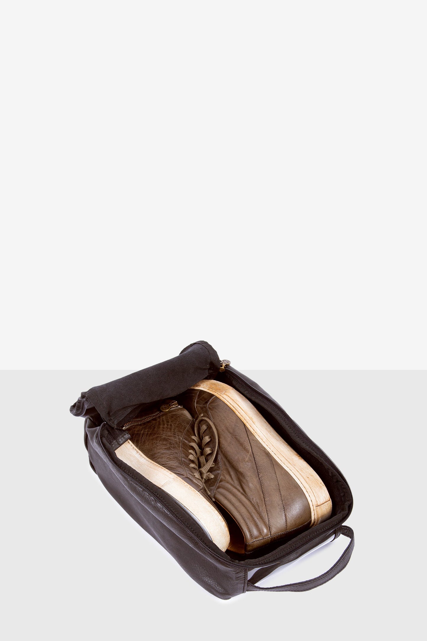 SNEAKERS LEATHER CASE - Matchless London | The Innovator since 1899