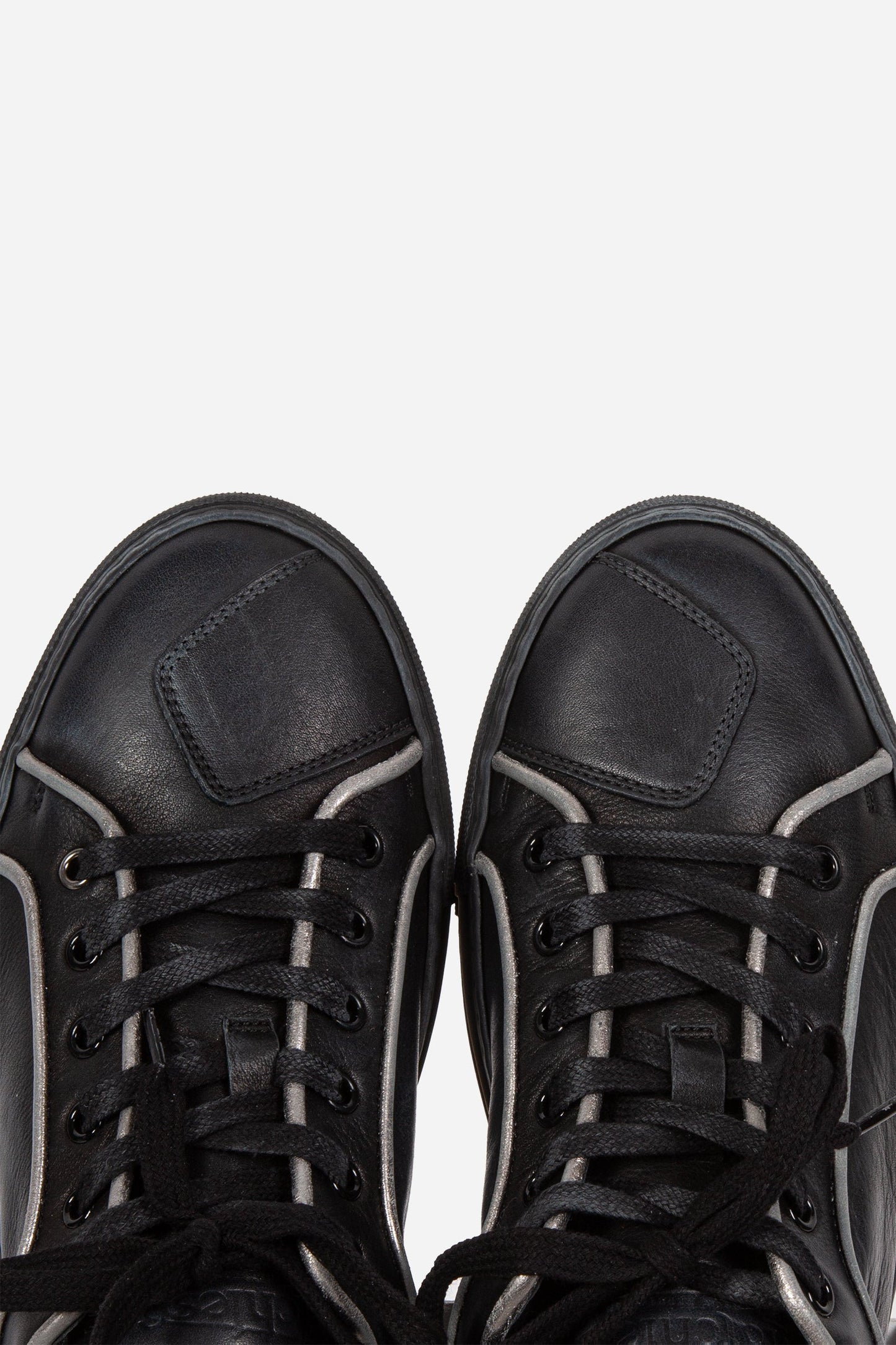 MODEL Y SNEAKERS BLACK - Matchless London | The Innovator since 1899